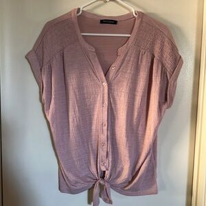 Cable & Gauge mauve  Short Sleeve Button Down Blouse with tie front